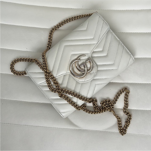 Gucci Handbags - Gucci GG Marmont crossbody bag
